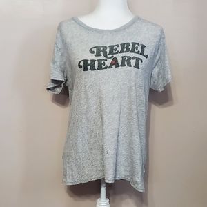 Chaser rebel heart grey tee